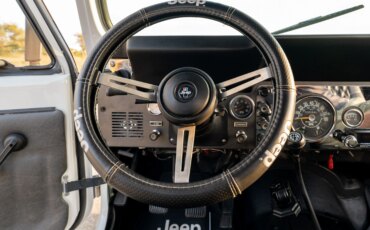 Jeep-Scrambler-1983-White-Black-69