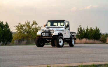 Jeep-Scrambler-1983-White-Black-97