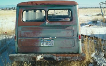 Jeep-Wagoneer-1960-10