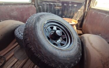 Jeep-Wagoneer-1960-13