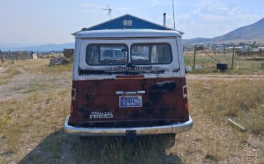 Jeep-Wagoneer-1960-3