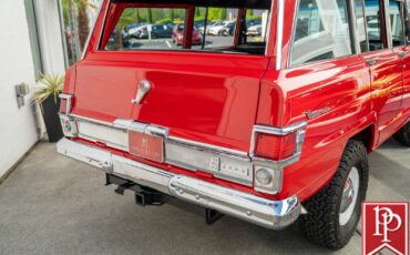 Jeep-Wagoneer-1968-SUV-13