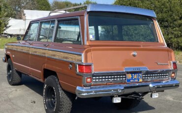 Jeep-Wagoneer-1973-Orange-Tan-3