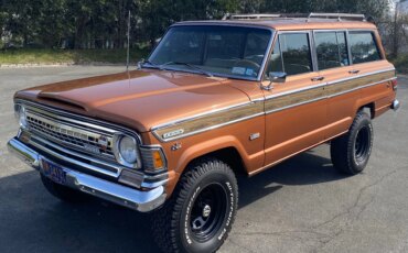 Jeep-Wagoneer-1973-Orange-Tan