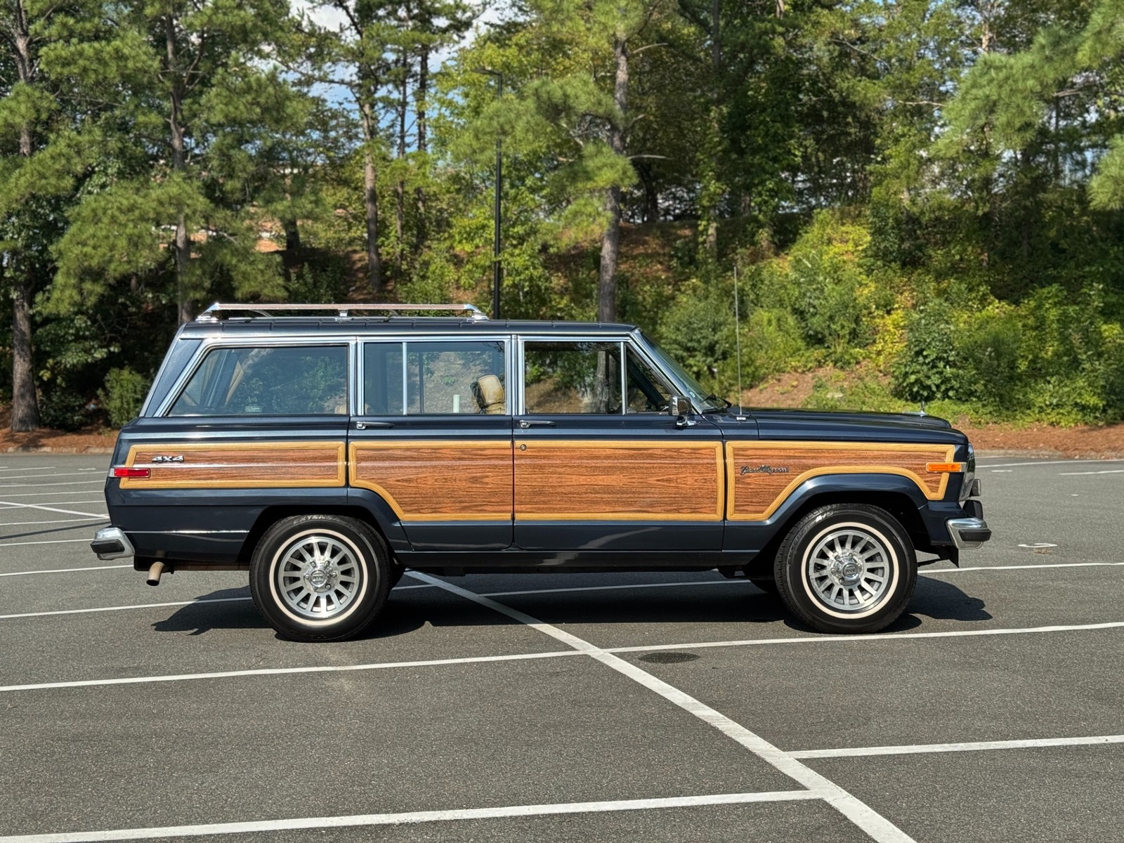 Jeep-Wagoneer-1988-Wagon-13
