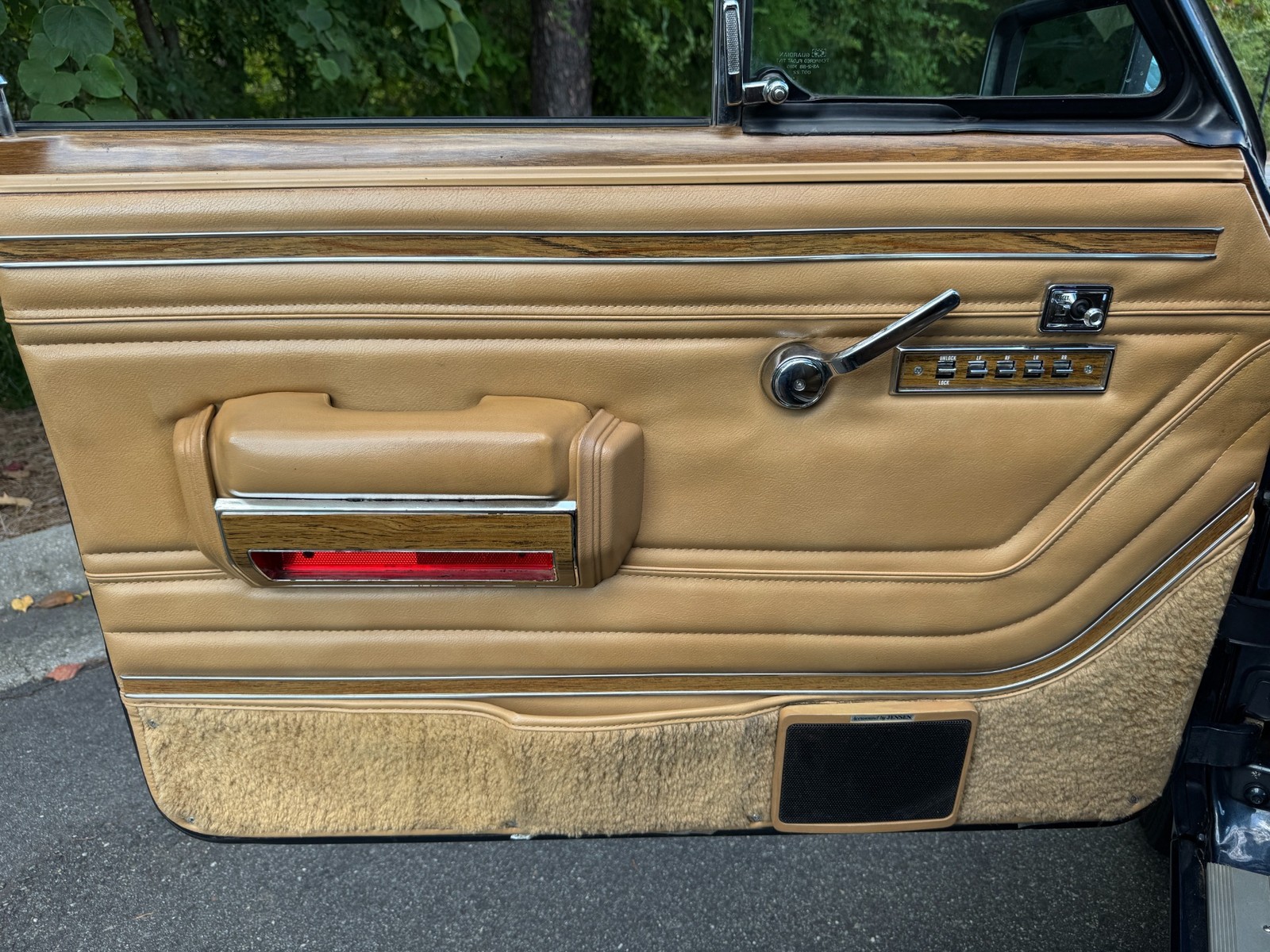 Jeep-Wagoneer-1988-Wagon-25