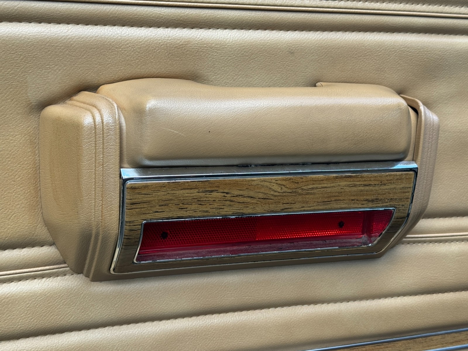 Jeep-Wagoneer-1988-Wagon-27