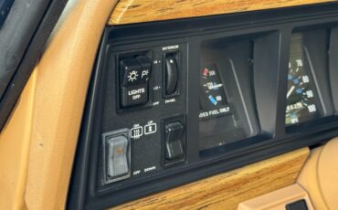 Jeep-Wagoneer-1988-Wagon-35