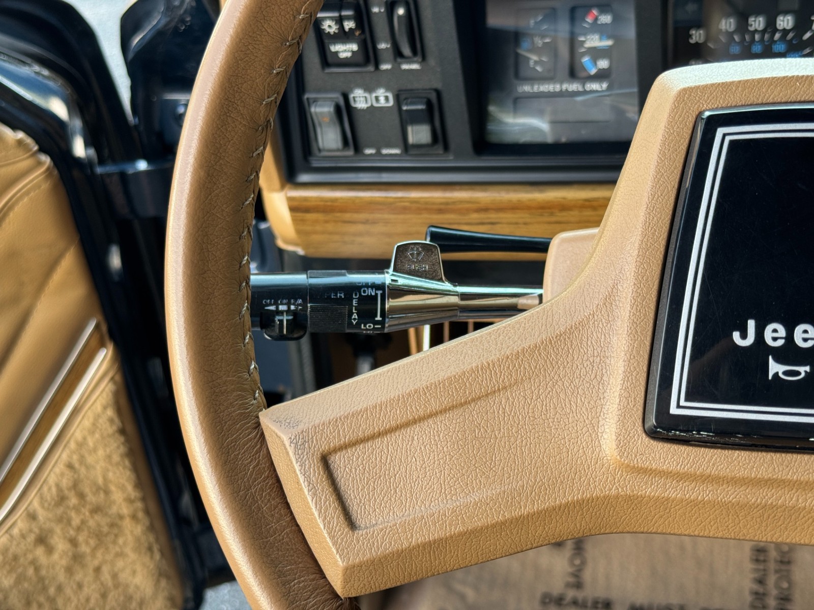 Jeep-Wagoneer-1988-Wagon-38