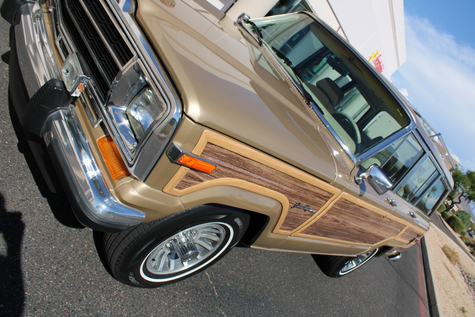 Jeep-Wagoneer-1990-SUV-20
