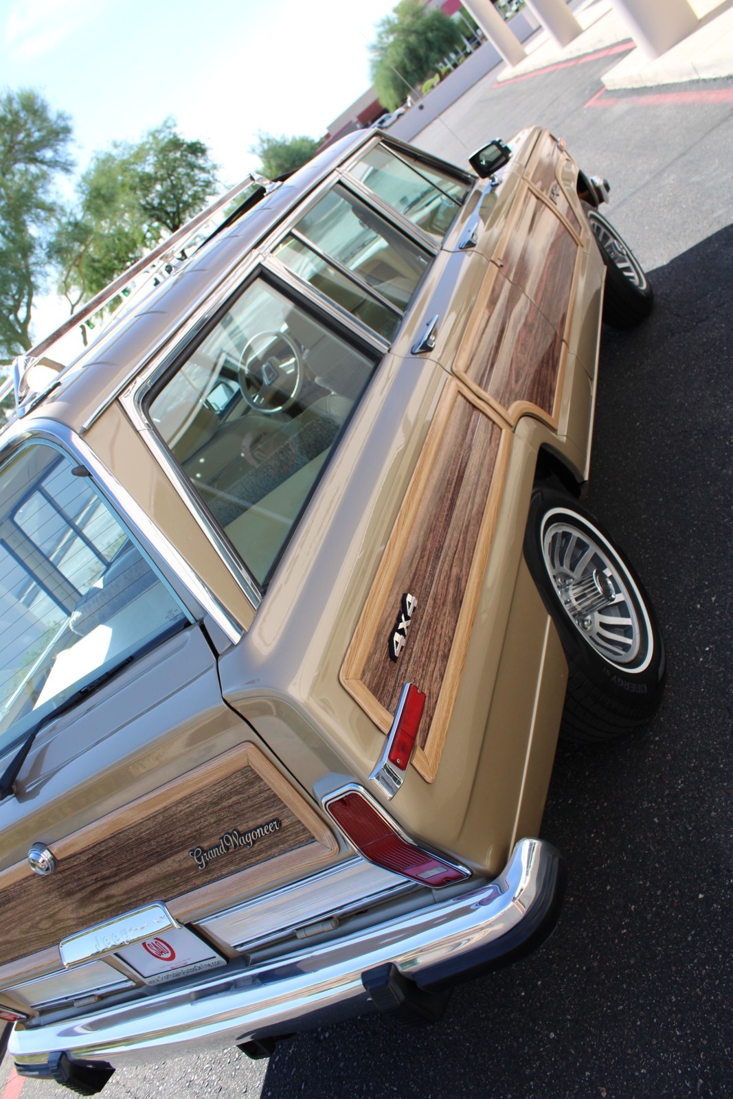 Jeep-Wagoneer-1990-SUV-24
