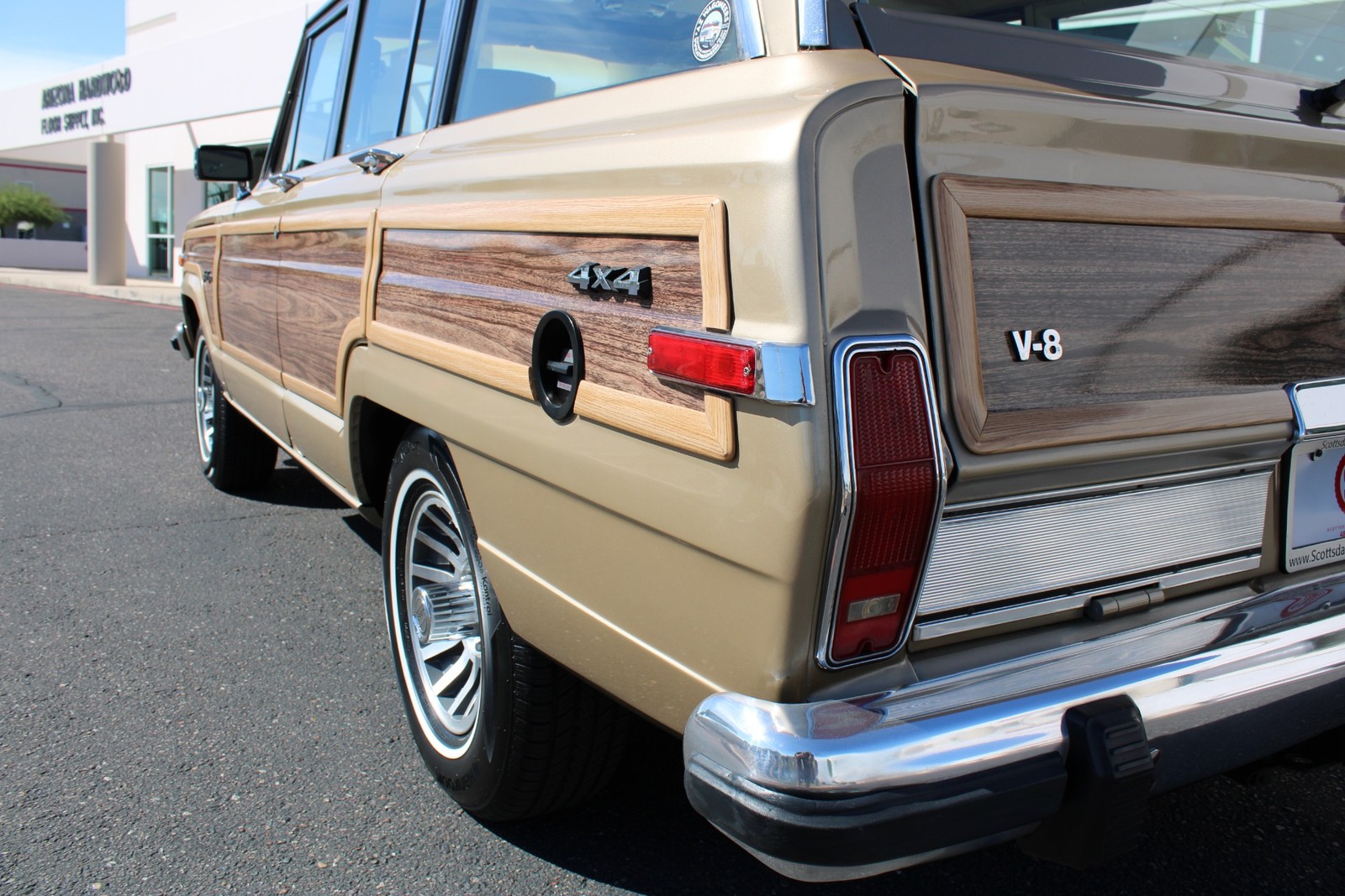 Jeep-Wagoneer-1990-SUV-25