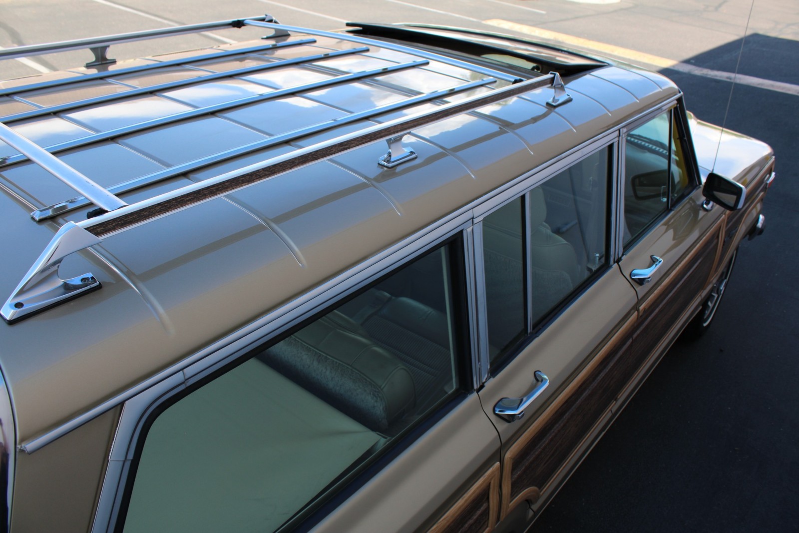 Jeep-Wagoneer-1990-SUV-39