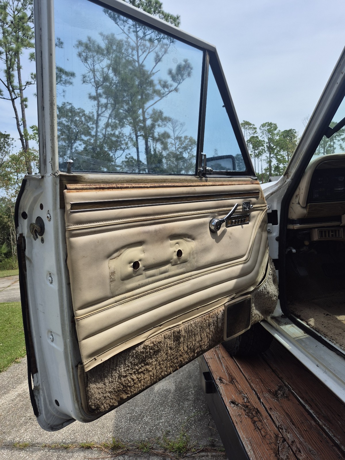 Jeep-Wagoneer-1990-Wagon-13