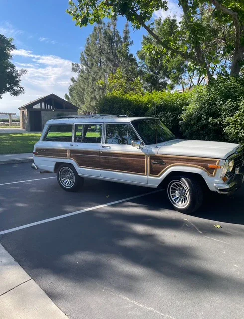 Jeep-Wagoneer-limited-1988-White-Burgundy-1