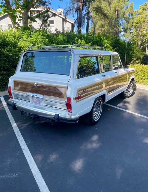 Jeep-Wagoneer-limited-1988-White-Burgundy-3