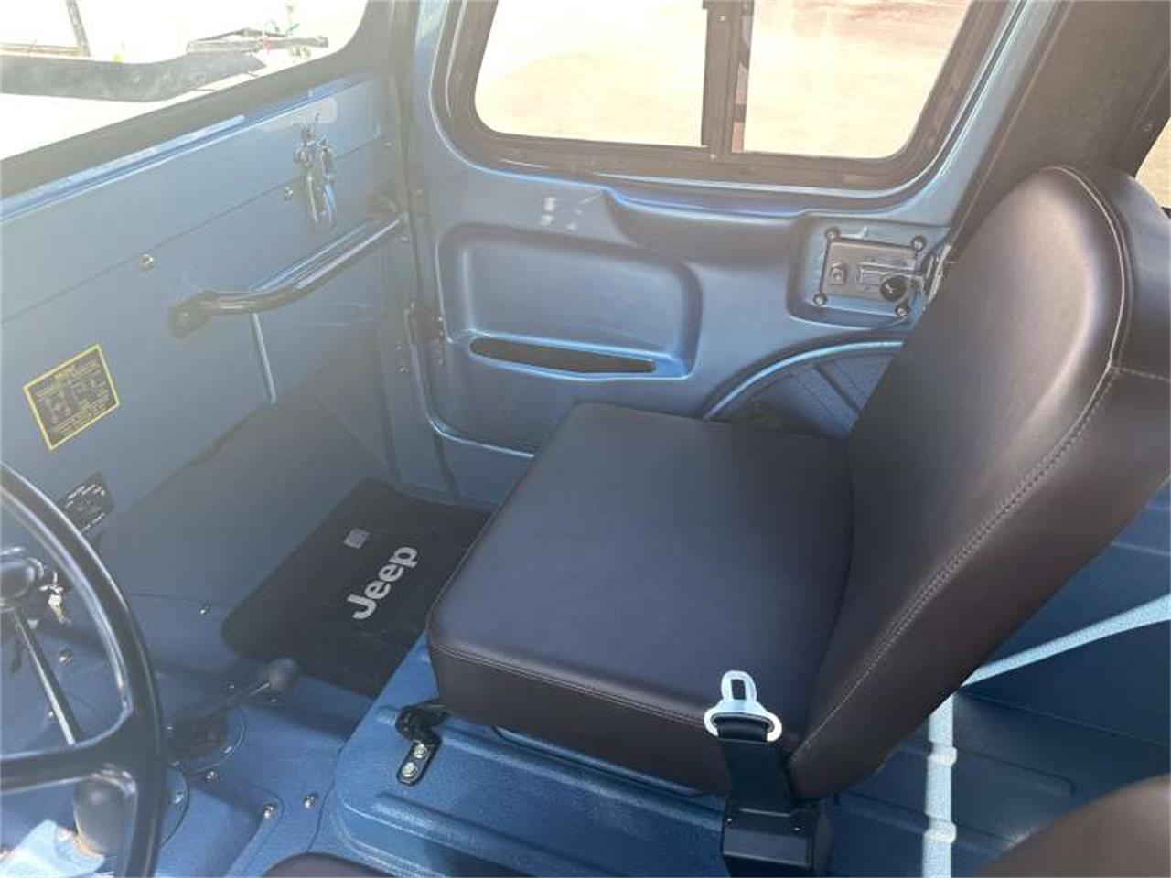 Jeep-Willys-1955-Blue-Tan-24