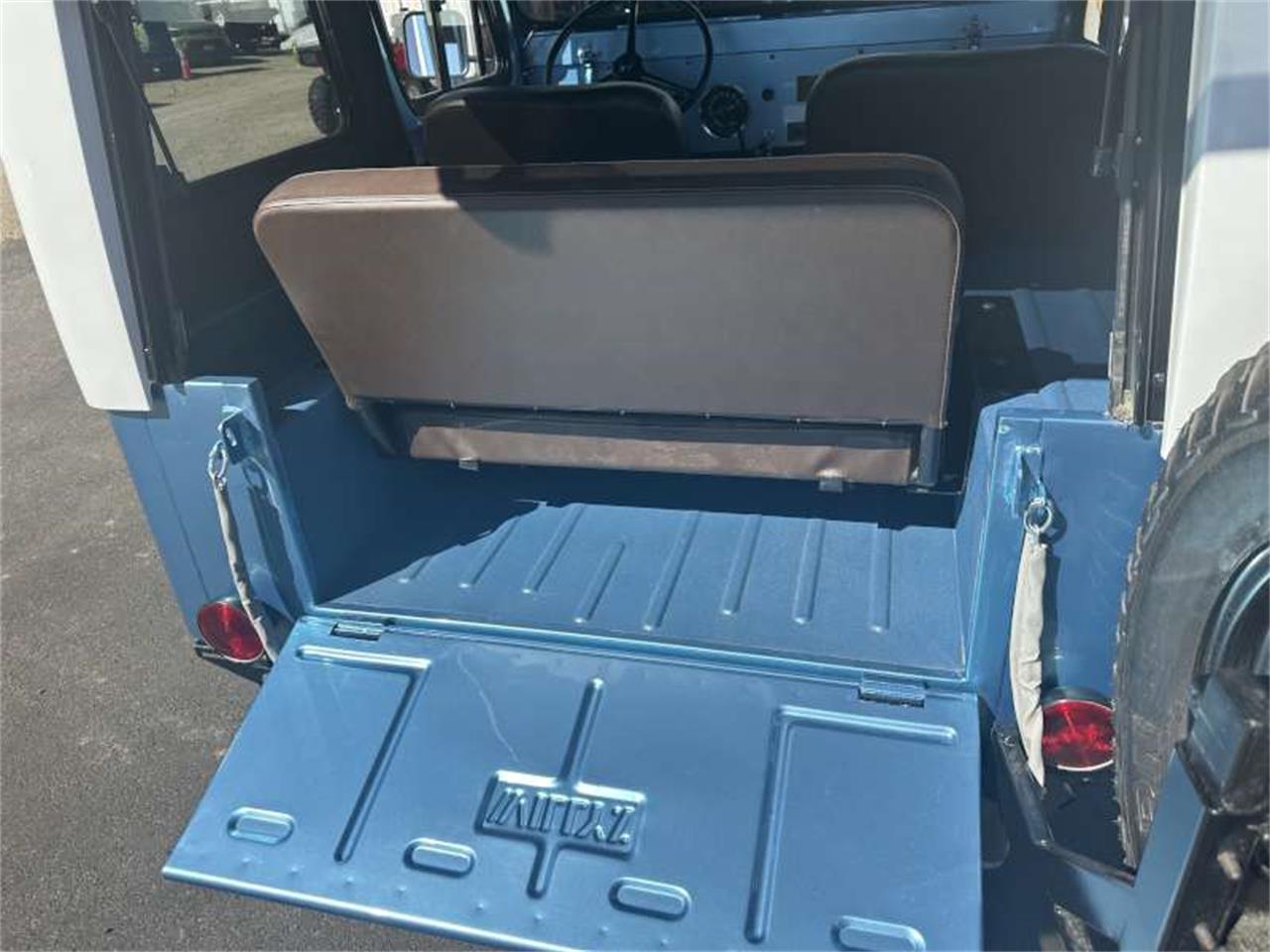 Jeep-Willys-1955-Blue-Tan-29