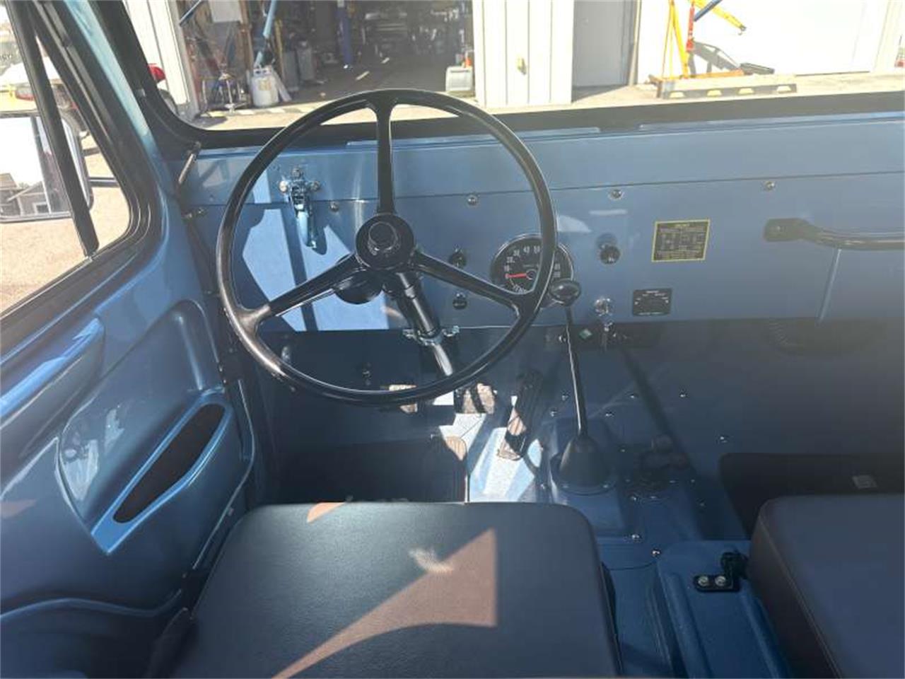 Jeep-Willys-1955-Blue-Tan-33