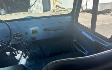 Jeep-Willys-1955-Blue-Tan-34