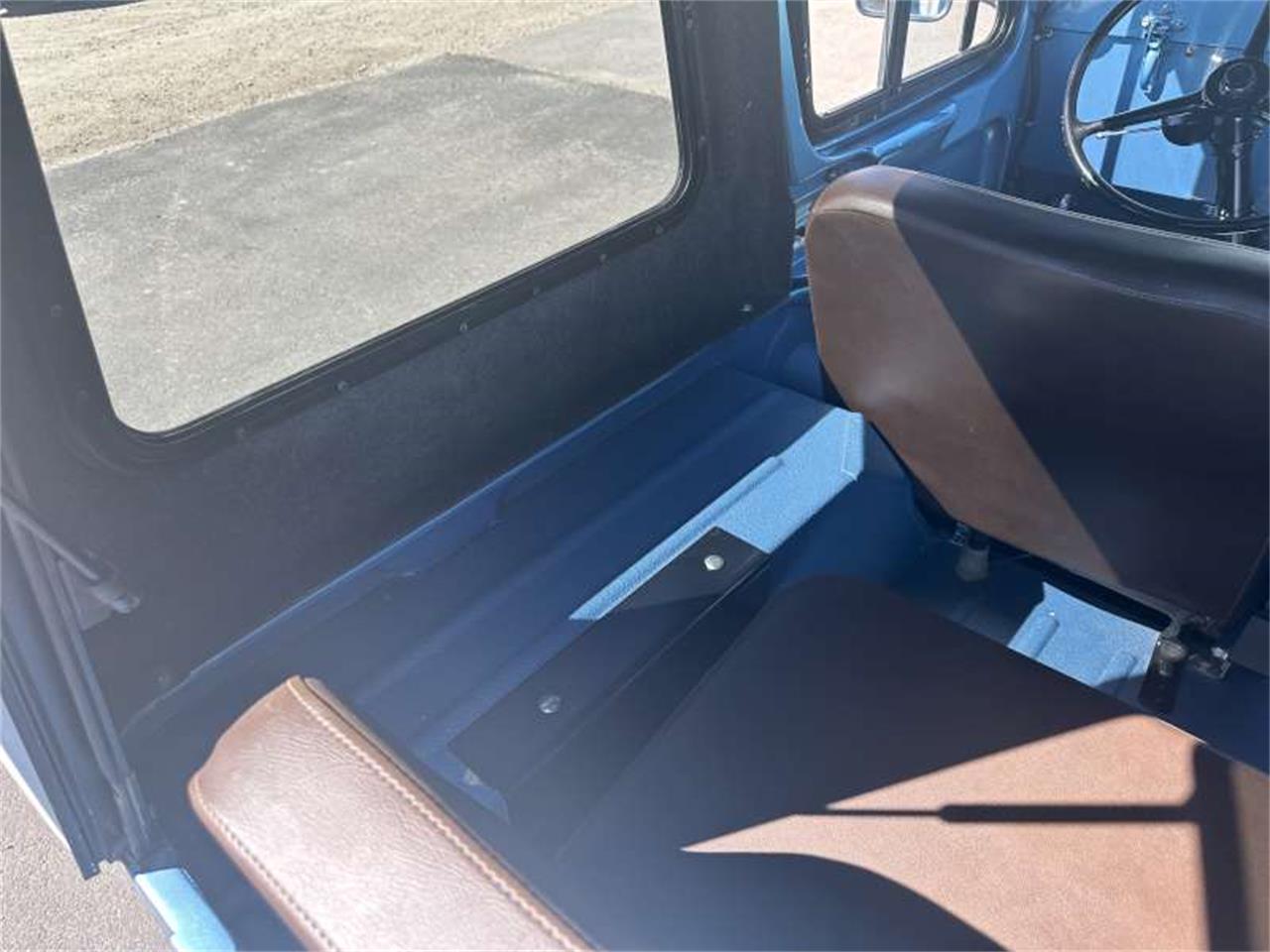 Jeep-Willys-1955-Blue-Tan-35