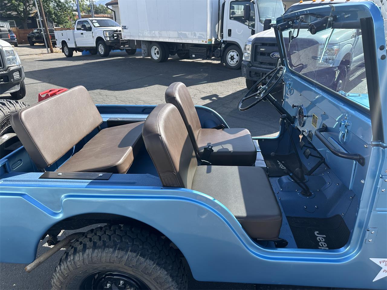 Jeep-Willys-1955-Blue-Tan-50