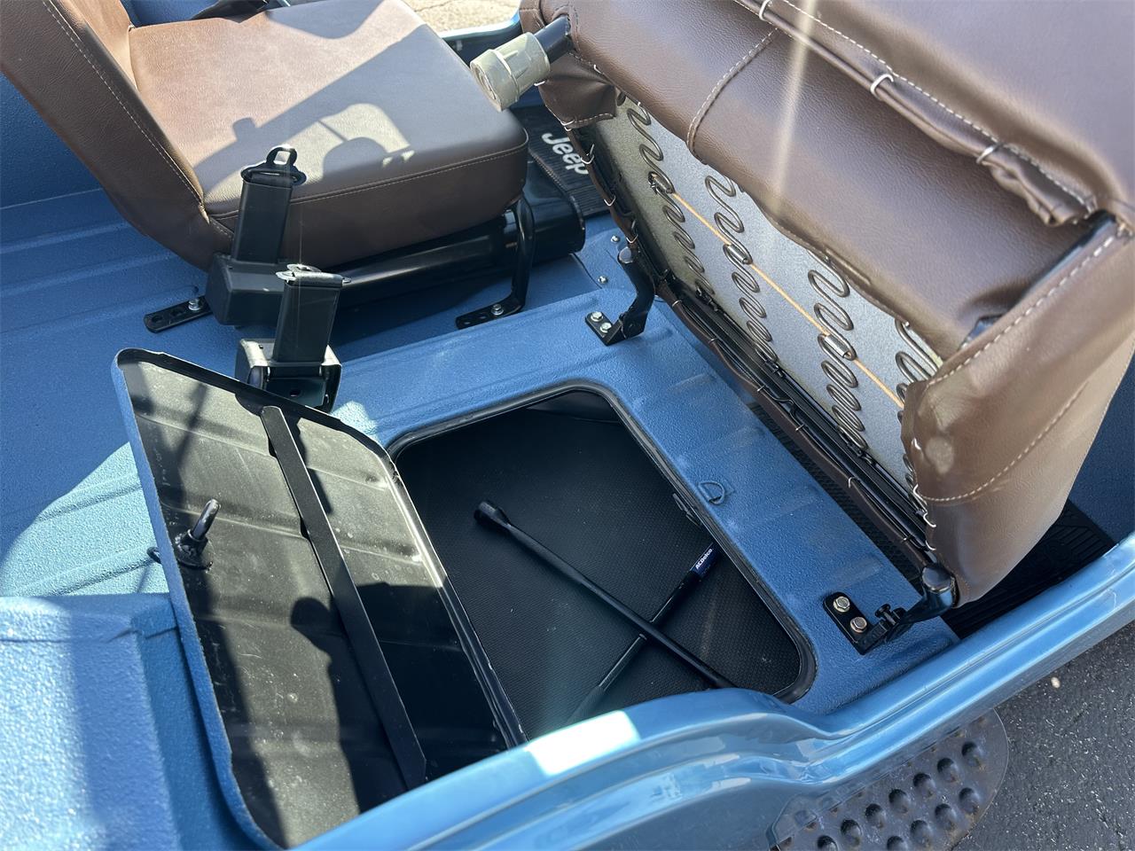 Jeep-Willys-1955-Blue-Tan-53