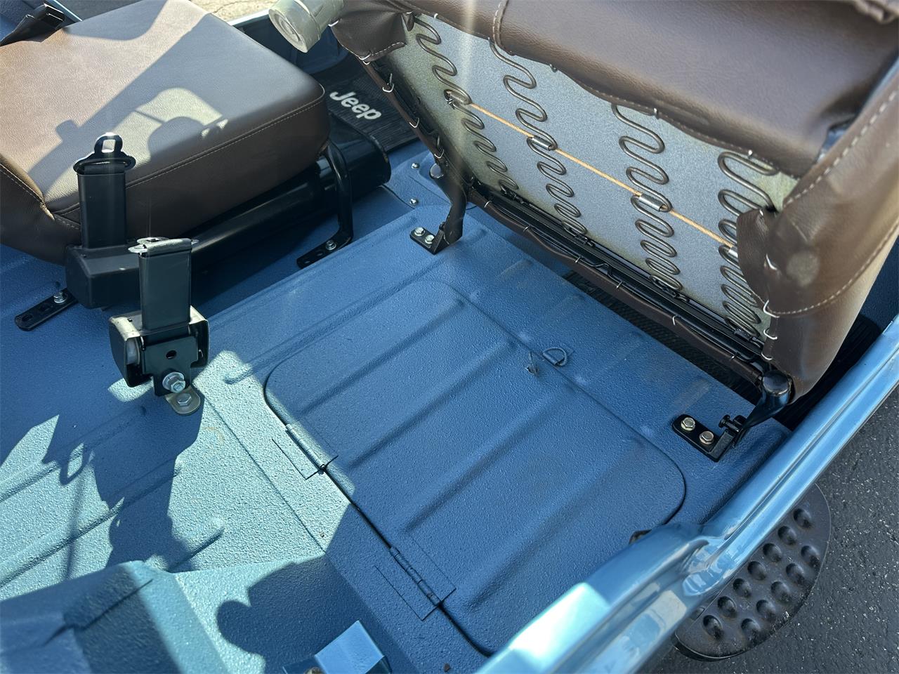 Jeep-Willys-1955-Blue-Tan-54