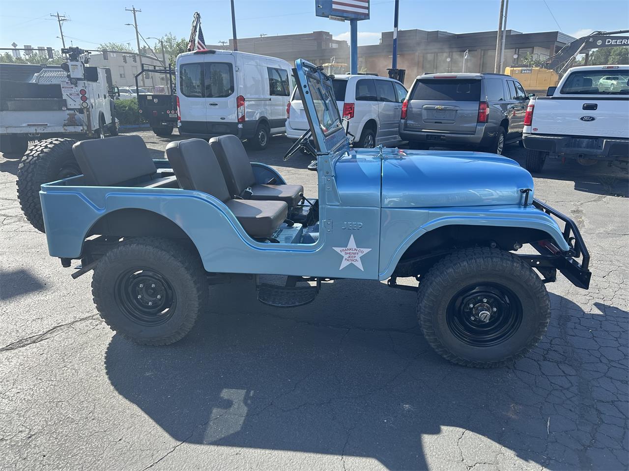 Jeep-Willys-1955-Blue-Tan-7