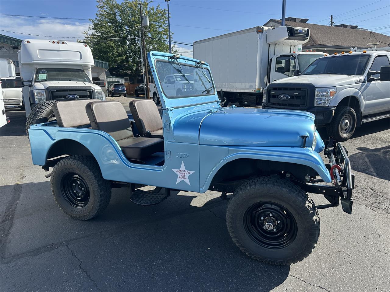 Jeep-Willys-1955-Blue-Tan-8