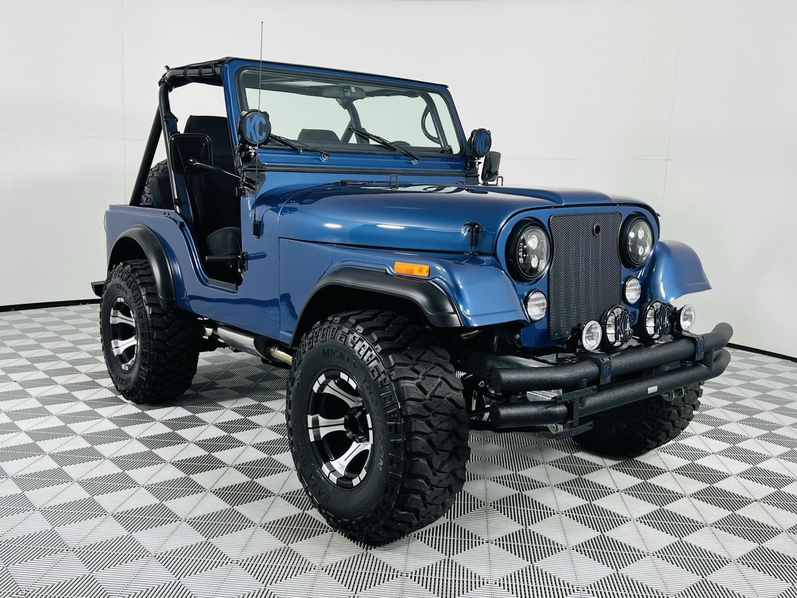 Jeep-Wrangler-1981-1