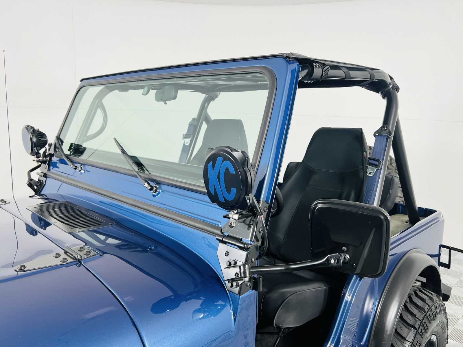 Jeep-Wrangler-1981-13
