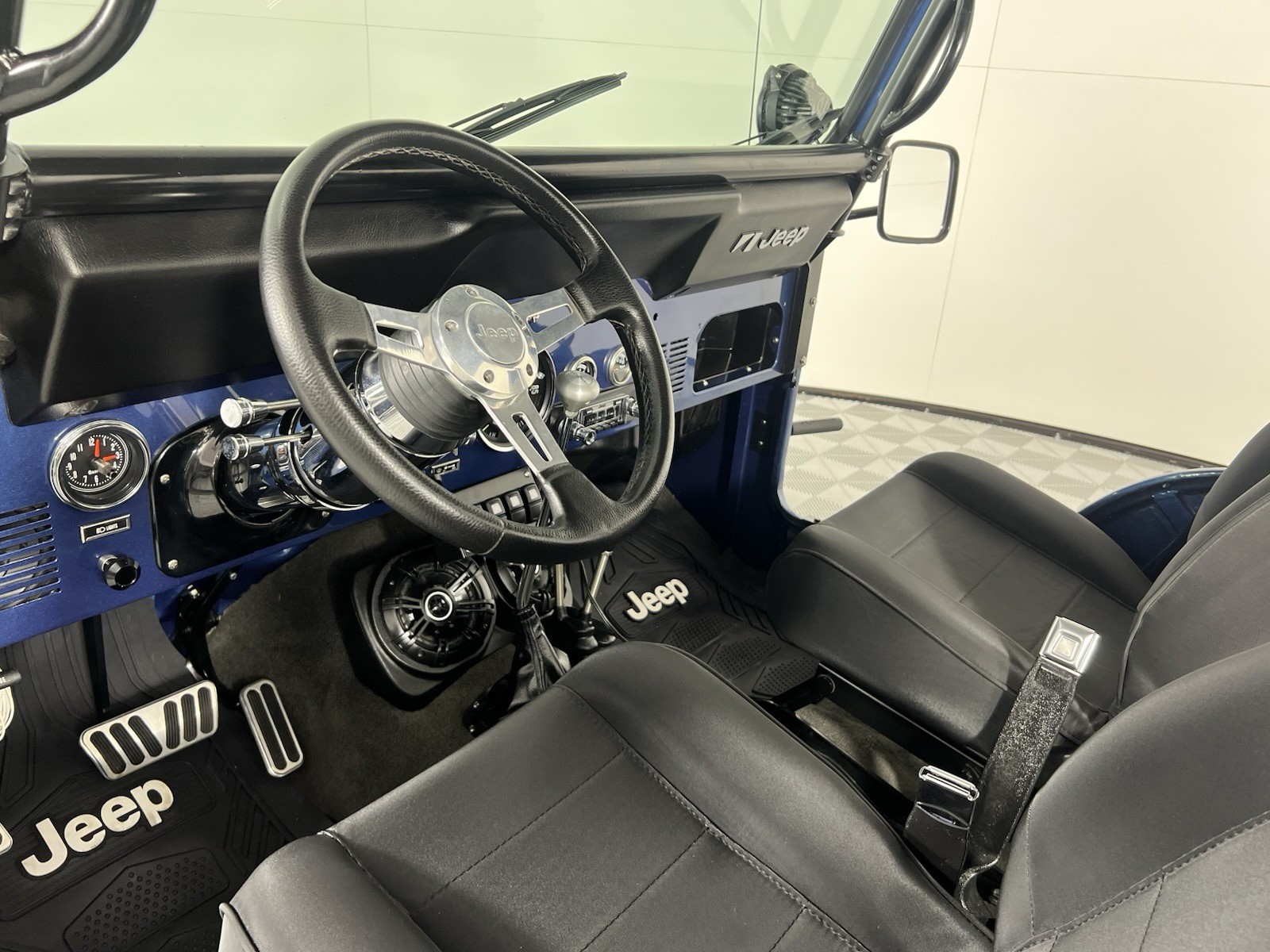 Jeep-Wrangler-1981-17