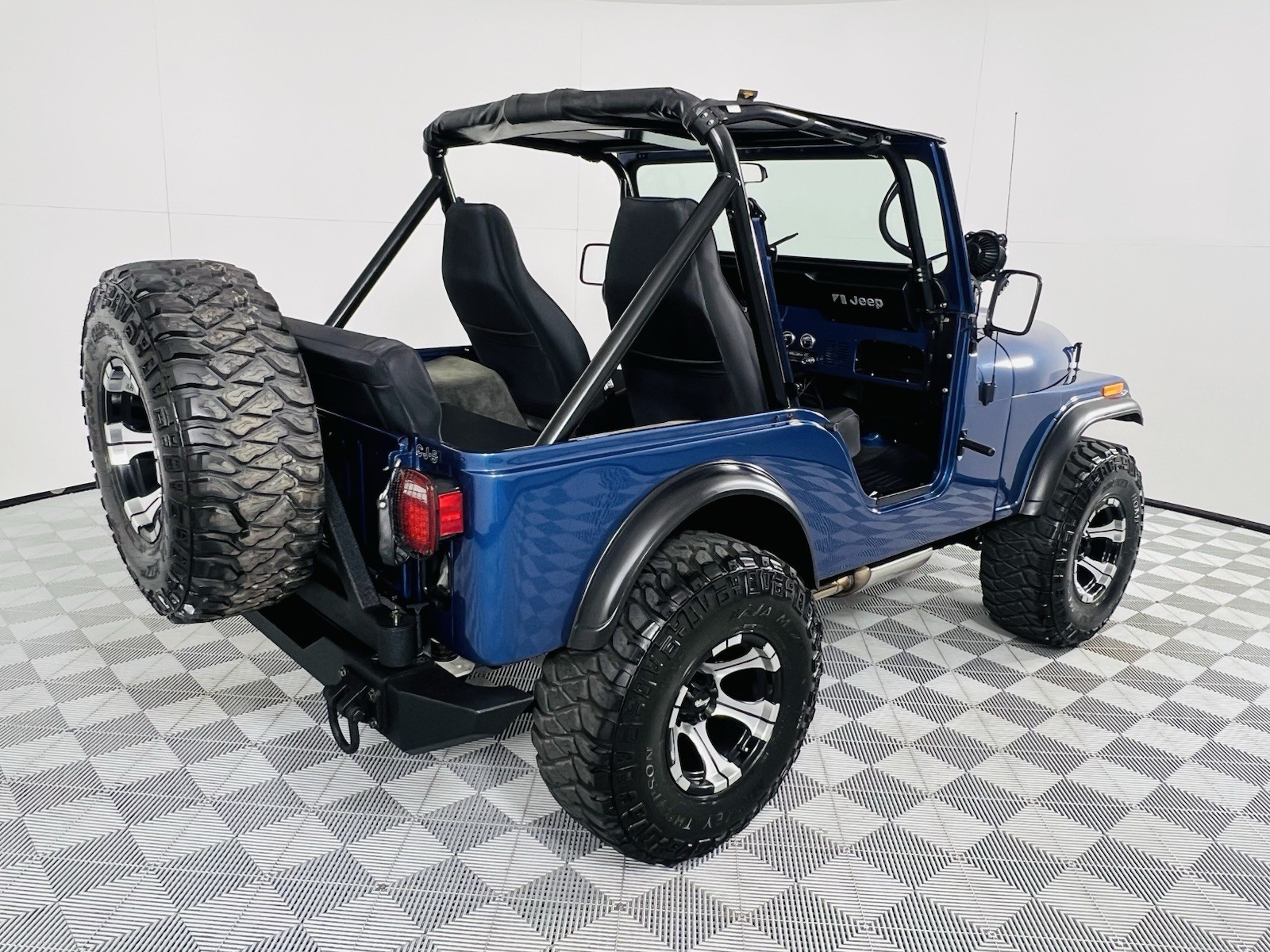 Jeep-Wrangler-1981-6