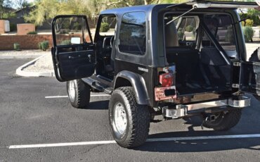 Jeep-Wrangler-4wd-1987-Black-Black-1
