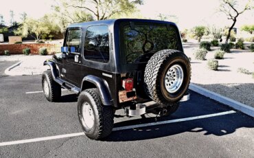Jeep-Wrangler-4wd-1987-Black-Black-10