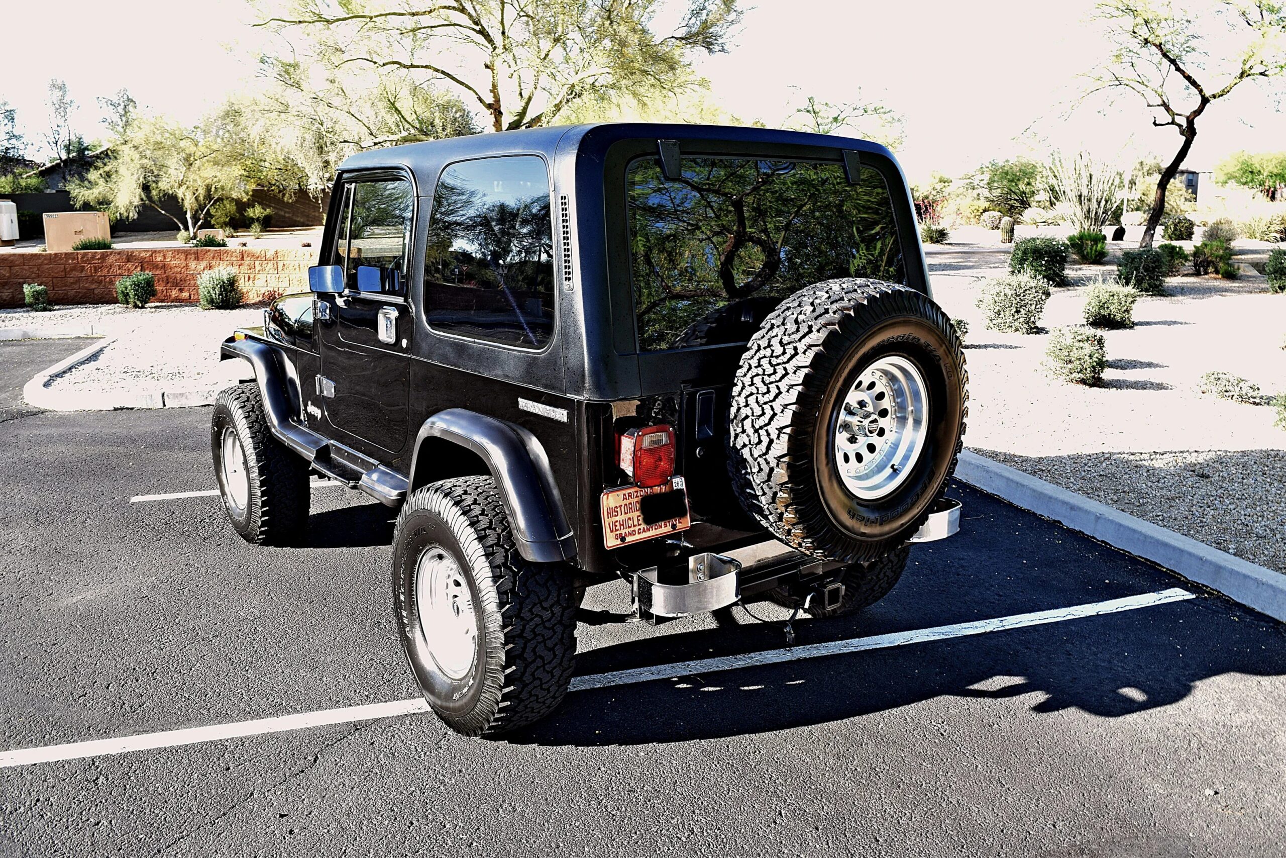 Jeep-Wrangler-4wd-1987-Black-Black-10