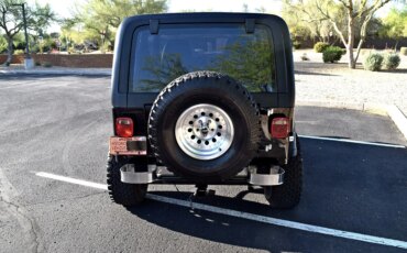 Jeep-Wrangler-4wd-1987-Black-Black-11