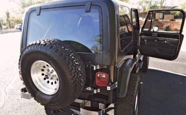 Jeep-Wrangler-4wd-1987-Black-Black-15