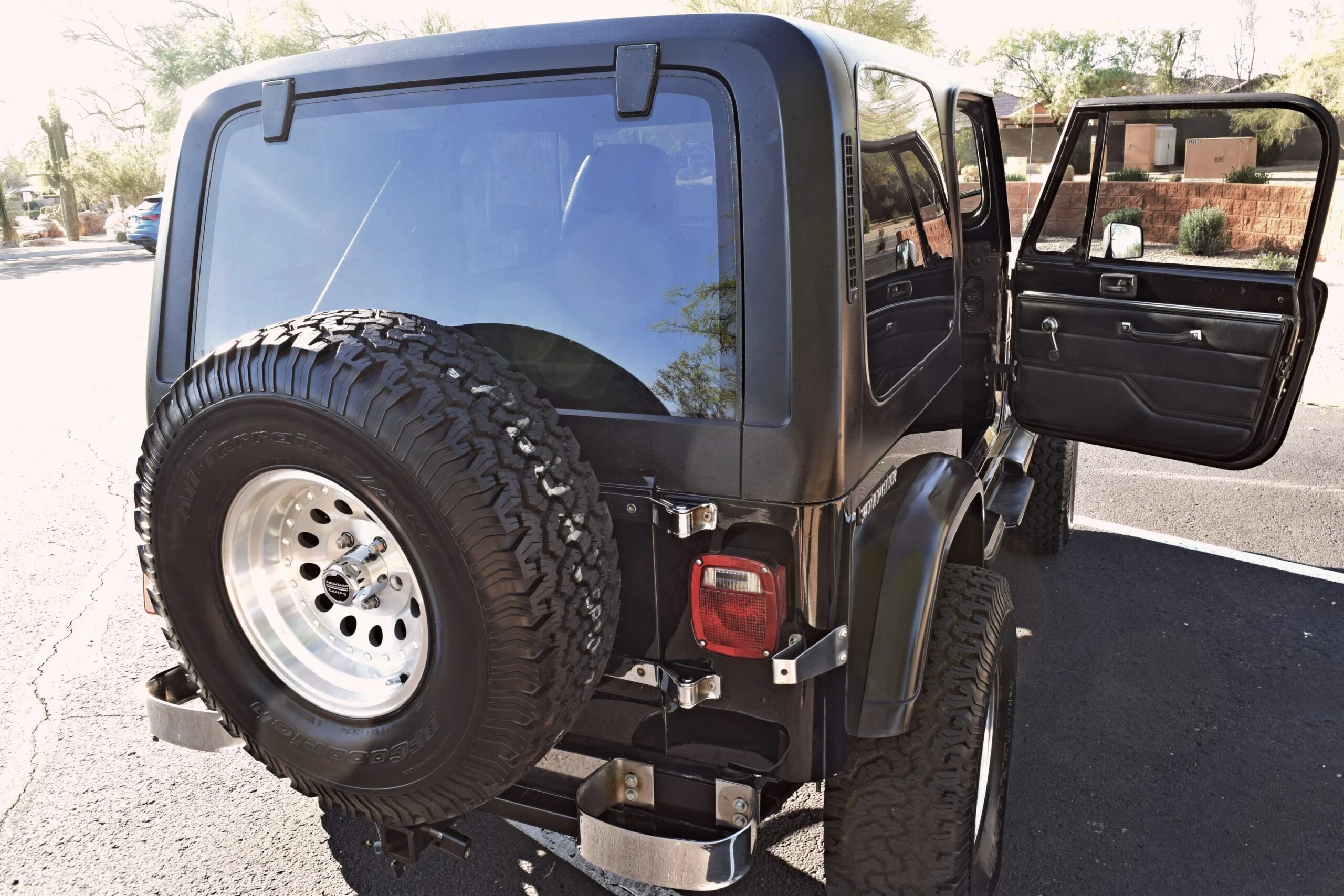 Jeep-Wrangler-4wd-1987-Black-Black-15