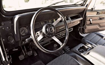 Jeep-Wrangler-4wd-1987-Black-Black-17