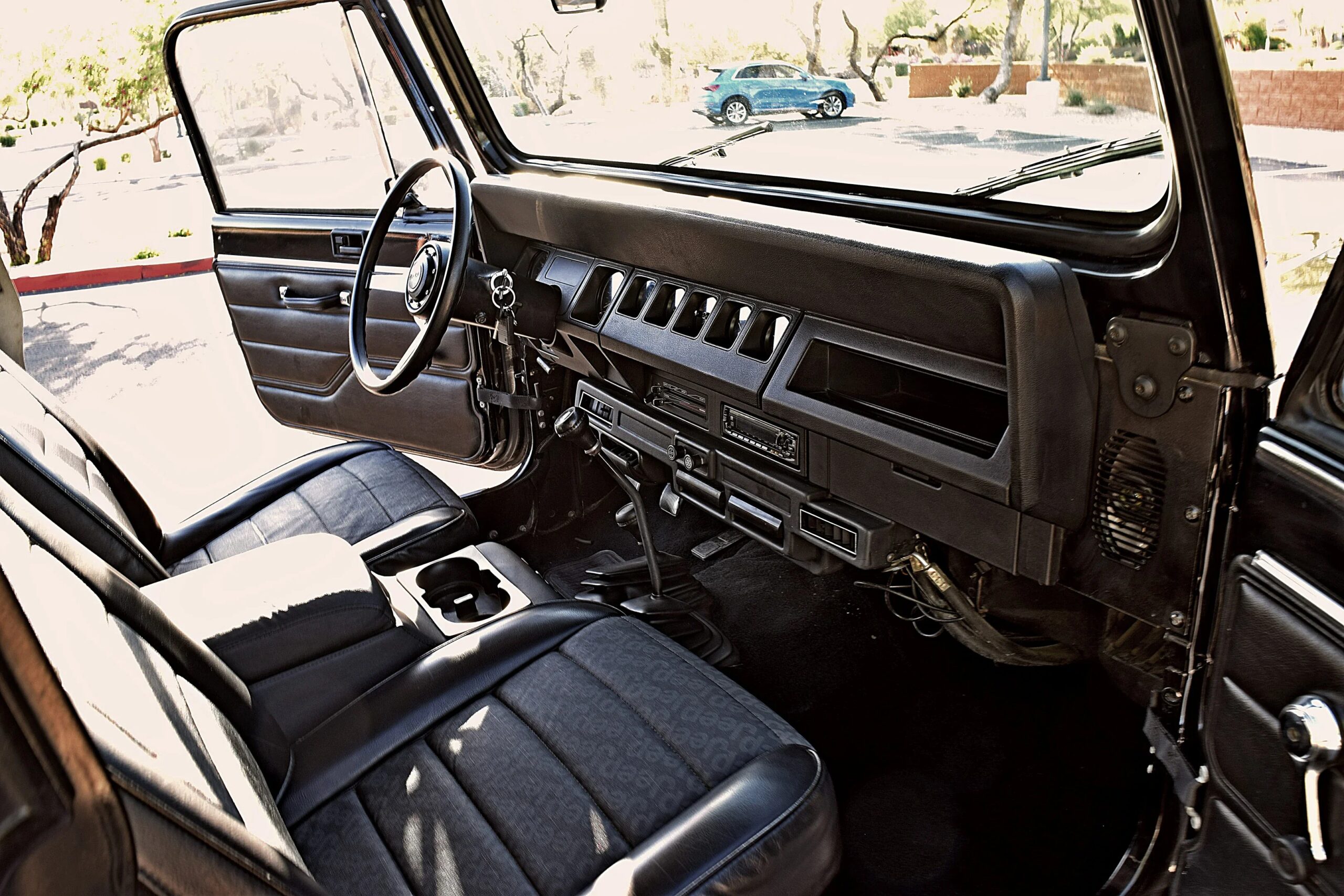 Jeep-Wrangler-4wd-1987-Black-Black-2