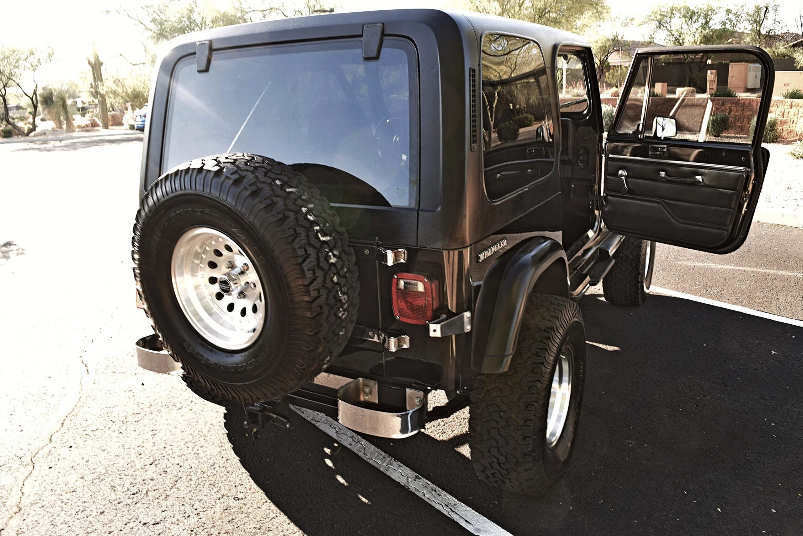 Jeep-Wrangler-4wd-1987-Black-Black-21
