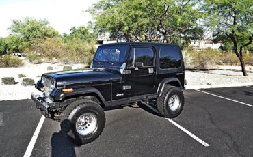 Jeep-Wrangler-4wd-1987-Black-Black-22