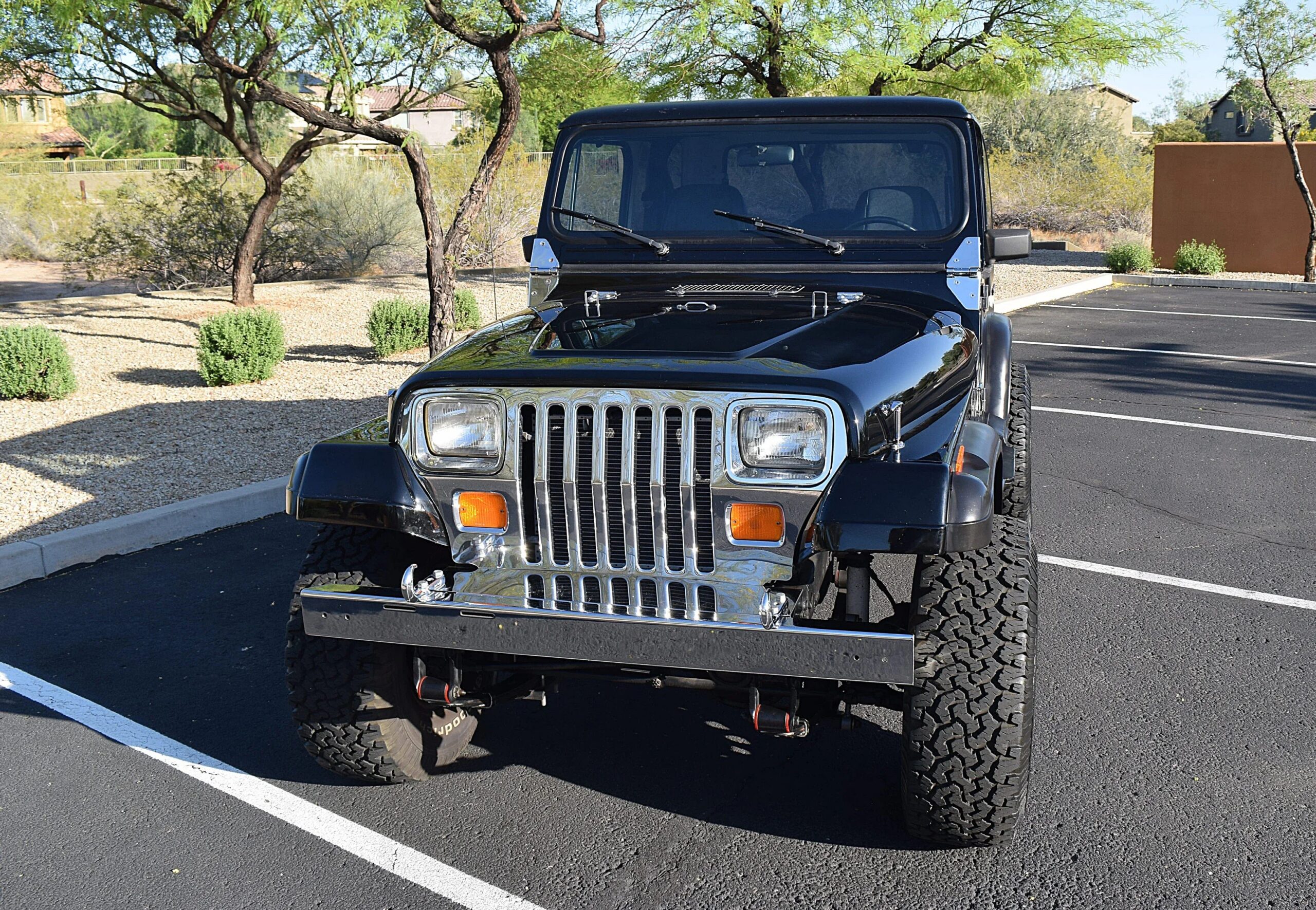 Jeep-Wrangler-4wd-1987-Black-Black-24
