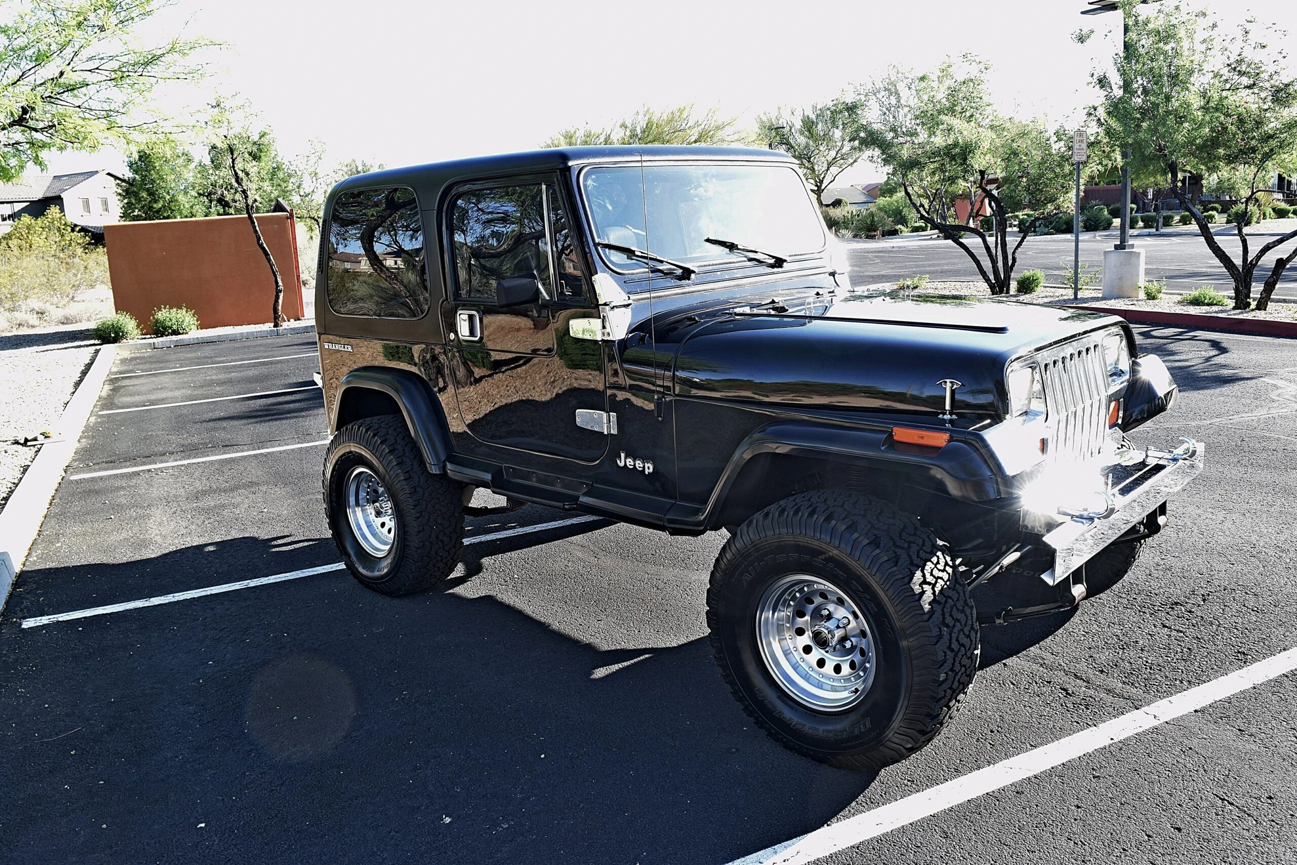 Jeep-Wrangler-4wd-1987-Black-Black-26