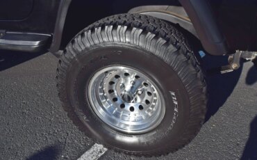 Jeep-Wrangler-4wd-1987-Black-Black-29
