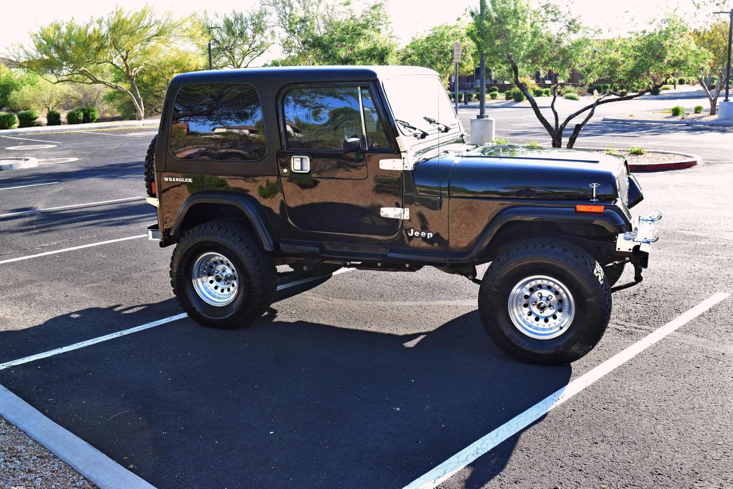 Jeep-Wrangler-4wd-1987-Black-Black-7