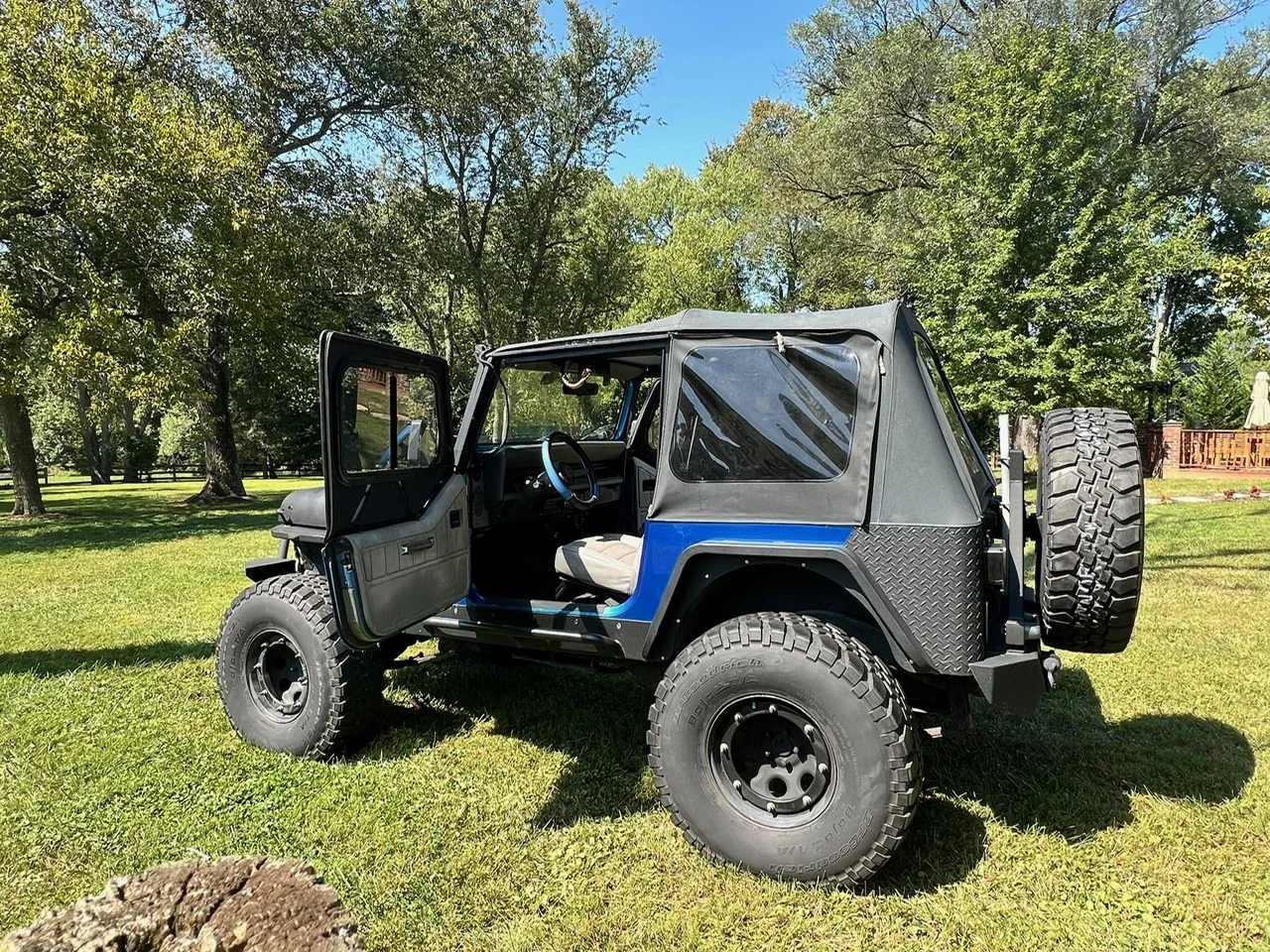 Jeep-Wrangler-4wd-1989-Blue-26