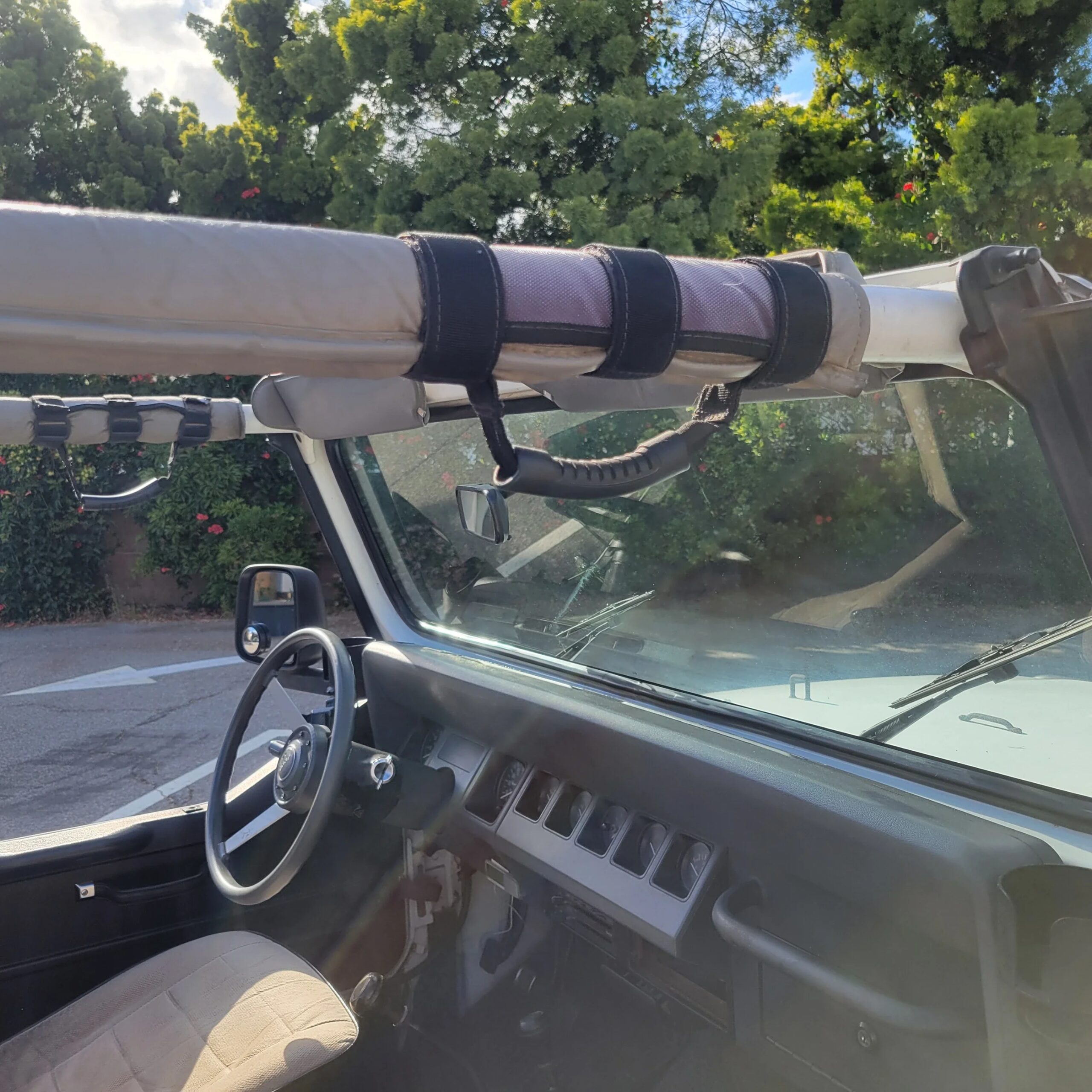 Jeep-Wrangler-4wd-1989-White-Gray-14